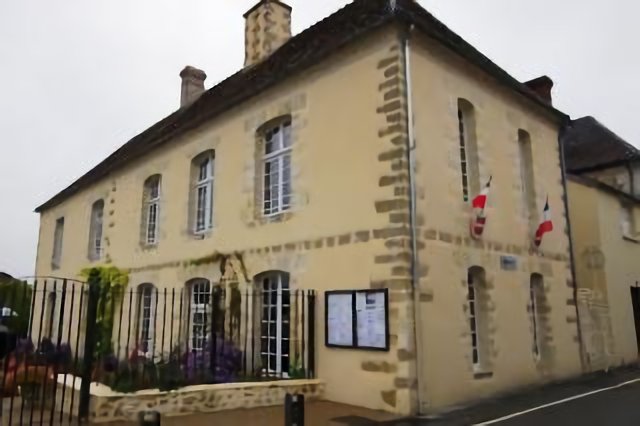 Mairie de Bazoches sur Hoëne