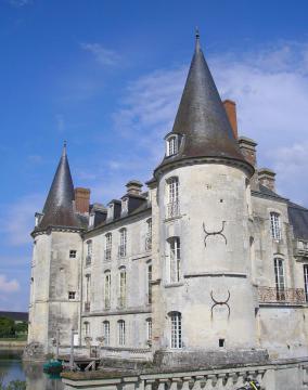 Mortrée (Normandie, France). Façade ouest du château d'Ô.