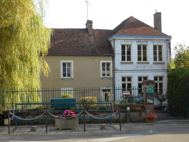 La mairie de Saint-Cyr-la-Rosière, Orne, France.