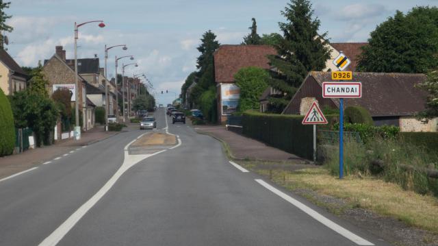 La route départementale D926 à Chandai (Orne, Normandie, France)