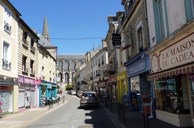 Sées,la rue de la république.