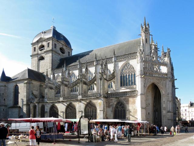 Cet édifice est répertorié dans la base Mérimée, base de données sur le patrimoine architectural français du ministère de la Culture, sous…