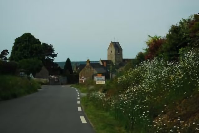 l'entrée du village