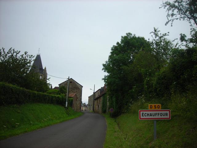 Entrée du village d'Échauffour (Orne, France)