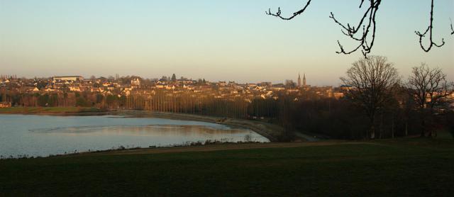 Une vue partielle du plan d'eau de loisir de La Ferté-Macé.