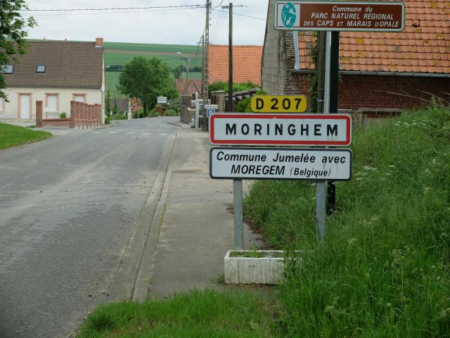 Vue d'une entrée de la commune de Moringhem.