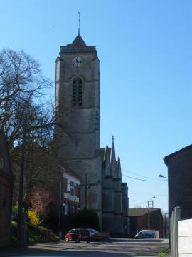 Vue de l'église Saint-Martin de Vaulx-Vraucourt.