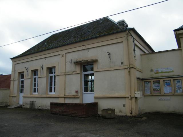 Roussent, Pas-de-Calais, Fr, salle communale près de la mairie.