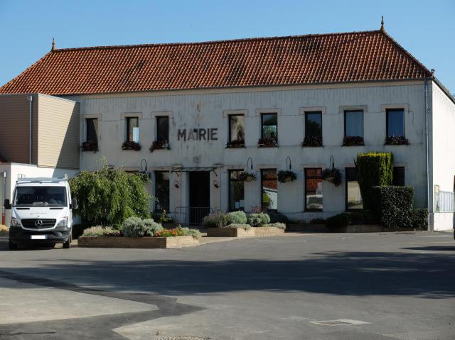 Vue de la mairie de Beaurainville.
