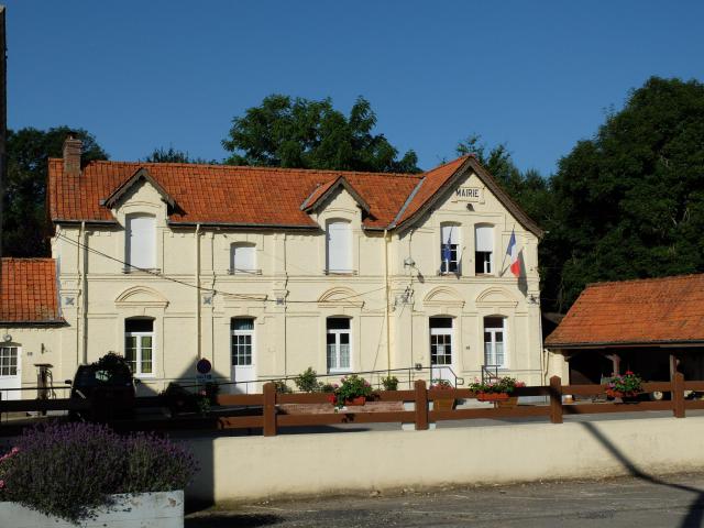 Vue de la mairie de Beaumerie-Saint-Martin.