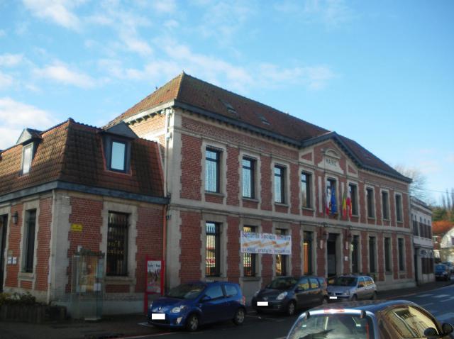Vue de la mairie de Divion.