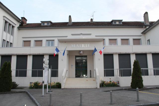 Mairie d'Injoux-Génissiat.