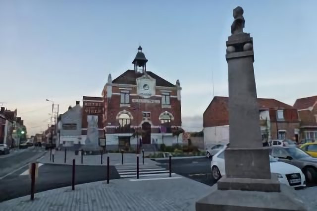 Auchy les Mines.- Hôtel de ville