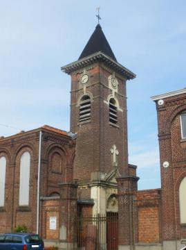 Vue du clocher de l'église de Bac-Saint-Maur à Sailly-sur-la-Lys.