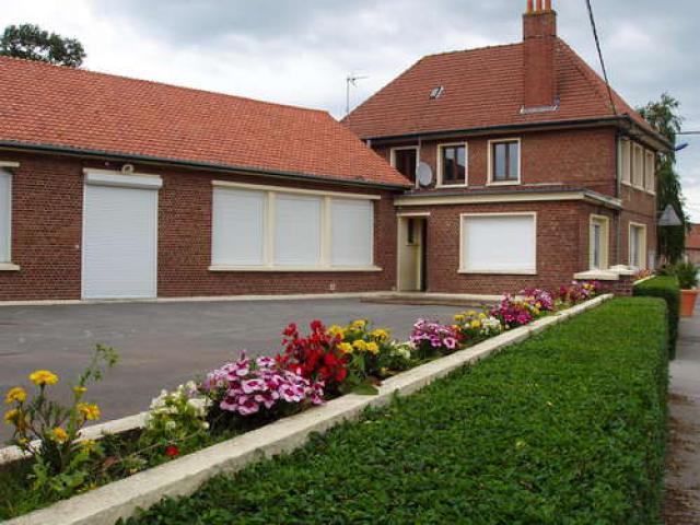 Linghem, mairie-école