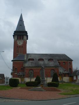Vue de l'église Saint-Pierre de Ruyaulcourt.