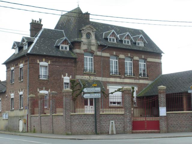 Vue de la mairie de Ruyaulcourt.
