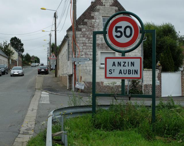 Vue d'une entrée d'Anzin-Saint-Aubin.