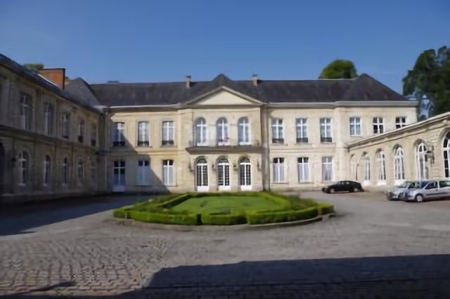 Arras. Préfecture cour d’honneur.