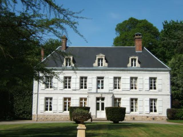 Château d'ENQUIN SUR BAILLONS