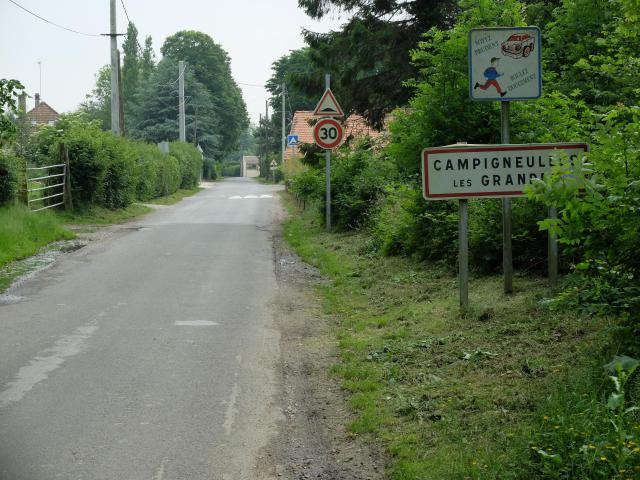 Vue d'une entrée de la commune de Campigneulles-les-Grandes.