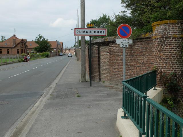 Vue d'une entrée de la commune de Rumaucourt.