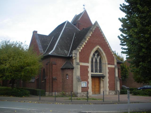 Vue de l'église Saint-Laurent d'Hulluch.jpg