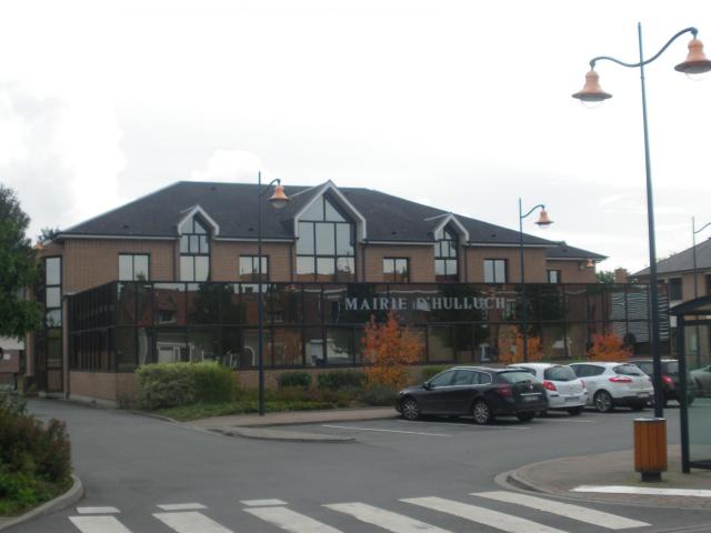 Vue de la mairie d'Hulluch.