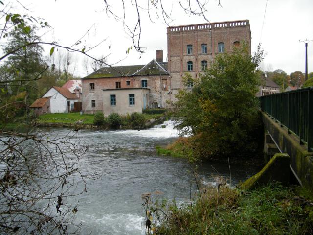 Moulin de Douriez, à Douriez, sur le Fleuve Authie dans le Pas-de-Calais (Région Hauts-de-France), ici en 2015.