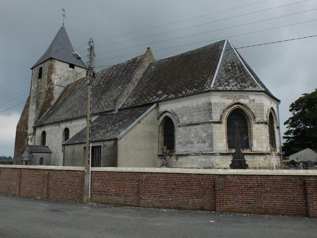 Vue de l'église Saint-Pierre de Bailleul-aux-Cornailles.
