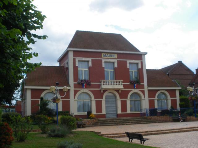 Vue de la mairie d'Annay dans le Pas-de-Calais.