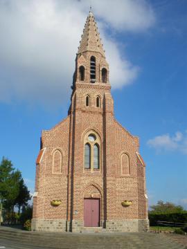 Vue de l'église Saint-Pierre de Drouvin-le-Marais.