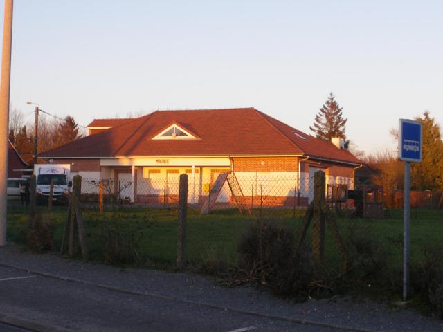 Vue de la mairie de Capelle-lès-Hesdin.