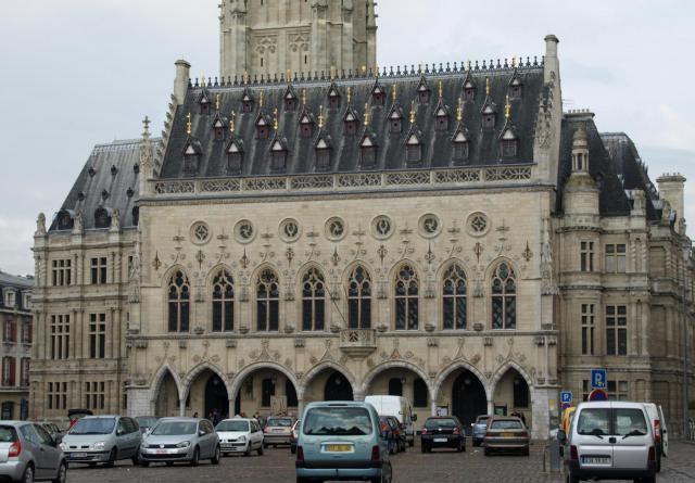 La façade sud-est de l'Hôtel de Ville d'Arras (Pas-de-Calais)