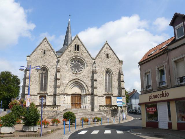 L'église Saint-Sauveur de Desvres (Pas-de-Calais, France).