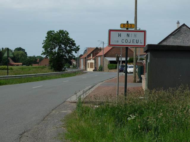 Vue d'une entrée de la commune d'Hénin-sur-Cojeul.