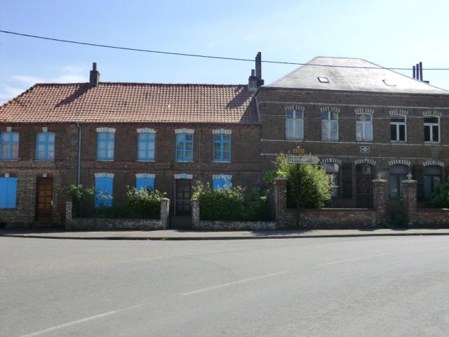 Constructions en brique, Cléty