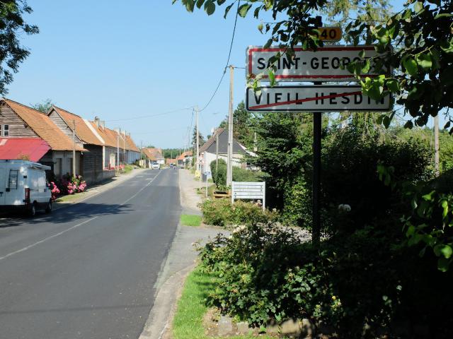 Vue d'une entrée de la commune de Saint-Georges (Pas-de-Calais).