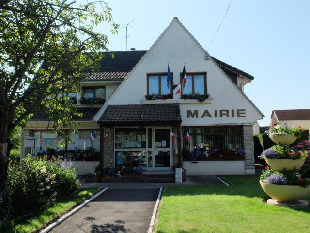 Vue de la mairie de Maresquel-Ecquemicourt.