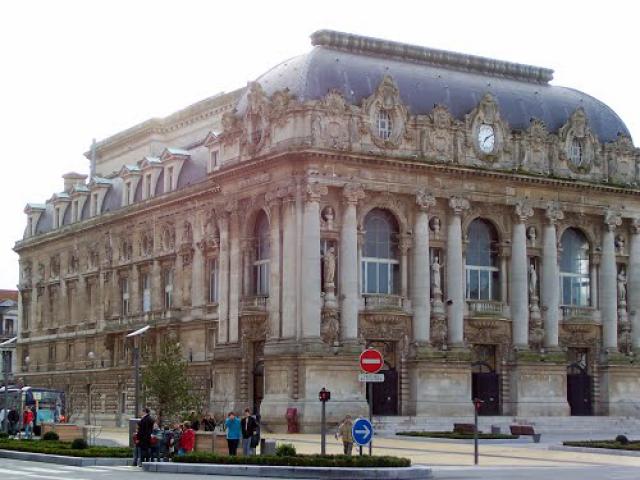 Calais, Theatre