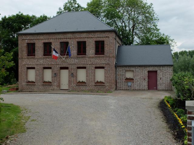 Vue de la mairie de Quiestède.