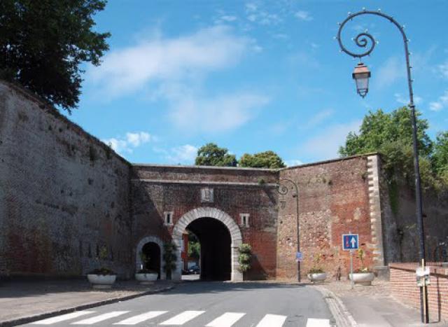 La porte de Boulogne à Montreuil sur Mer