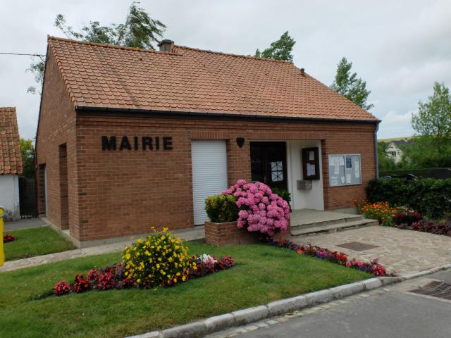 Vue de la mairie d'Hermelinghen.