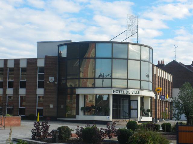 Vue de l'hôtel de ville de Loison-sous-Lens.