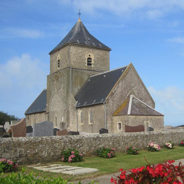 Audresselles, l’église Saint-Jean-Baptiste (XIIe siècle), département du Pas-de-Calais, France.