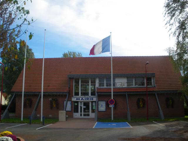Vue de la mairie de Richebourg.