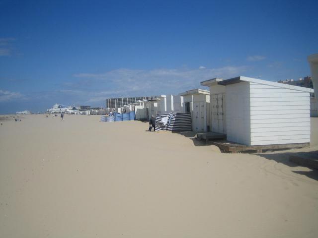 Cabanes de plage à Calais.