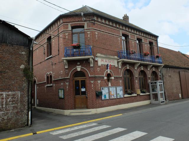 Vue de la mairie d'Étaing.