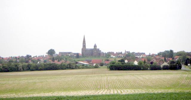 Vue de Oisy-le-Verger en arrivant de Sauchy-Lestrée. Image prise par Padawane le 19 mai 2005 (pas de ©) Padawane