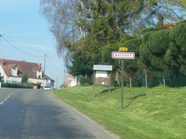 Vue d'une entrée de la commune de Bucquoy.
